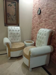 2 Room chairs with coffee table