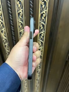 Iphone 14 pro sim locked