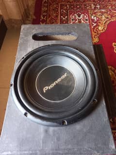 Woofer and 4 channel Amplifier