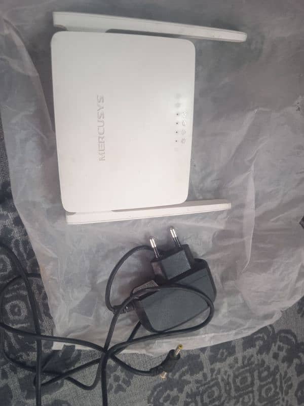 Mercusys WiFi router excellent condition 5