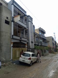 New 2.5 Story 5 Marla House