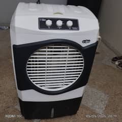 Super Asia ECM 4500 Plus Super Cool + 6 Ice Bottles – Like New!