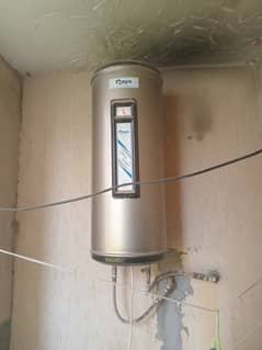 Rays 12 Gallons (45 Litres) Electric Geyser
