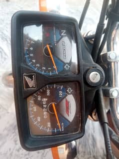 Honda 125selfstart new condition bike bilcul be awaz bike just drive