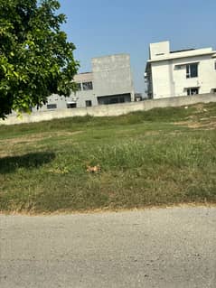 1 Kanal Plot For Urgent Sale - Location Phase 8 V Block
