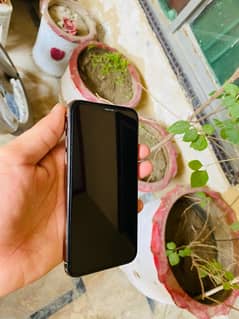 iPhone XS gold colour