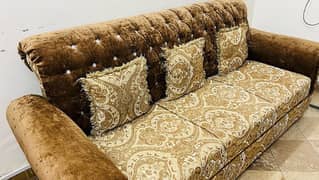 5 seater sofa with heavy back velvet in good condition urgent sale