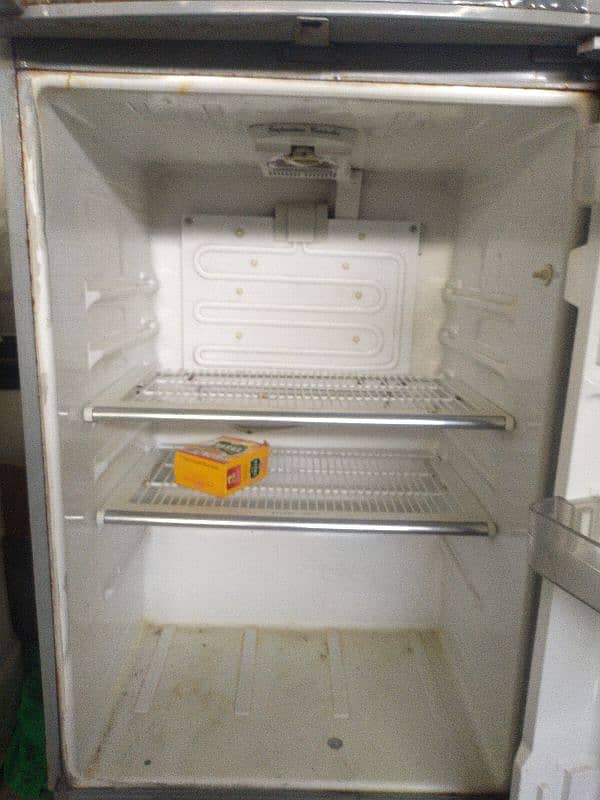 Dawlance Medium Size Fridge, Good Condition, In use, 4