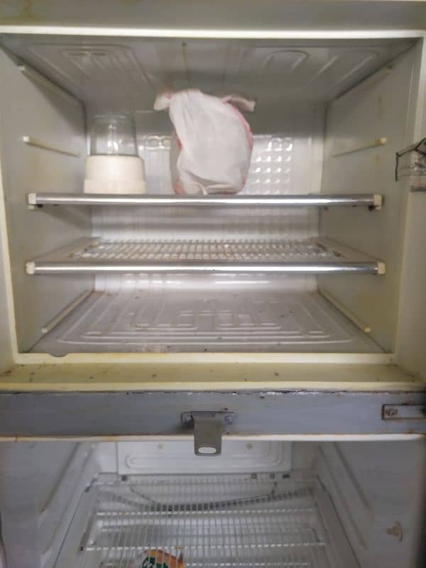 Dawlance Medium Size Fridge, Good Condition, In use, 5