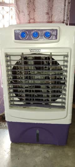 12 vault Ac DC cooler with cooler supply