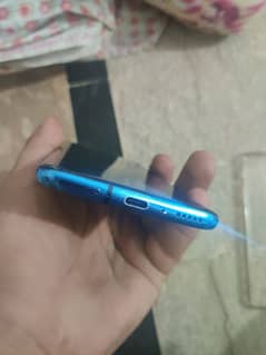 OnePlus 7pro dull sim 12 256 Wala h ek sim PTA approved h or nahi