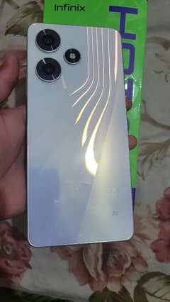 Infinix hot 30 8 Ram 128 storage 10/10