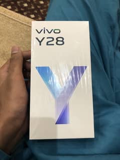 Vivo y28 pack box and accessories