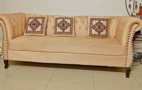 Elegant Chesterfield Style Sofa – Premium Molty Foam