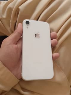 iPhone XR 64GB, 10/10 condition water Pack