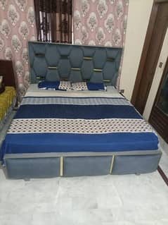 Complete Bed Set Only 1 month used