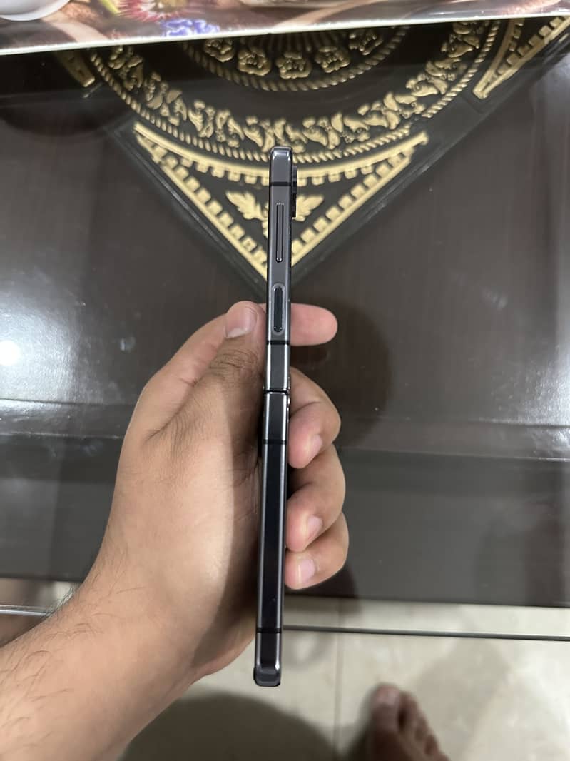Flip 5 non pta 10/10 condition 1 month use 5