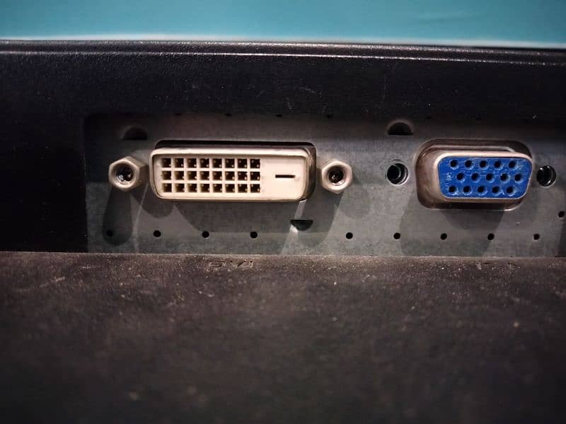 HP LCD FOR COMPUTER USE 2