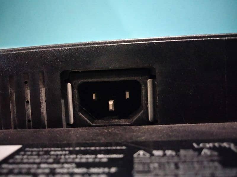 HP LCD FOR COMPUTER USE 3