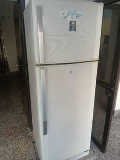 dawlance large size refrigerator