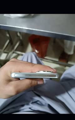 Vivo v40 12/256