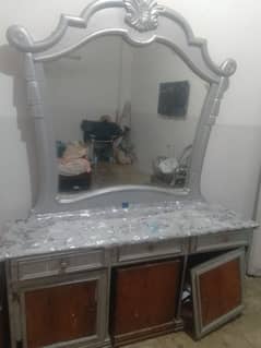 dressing table