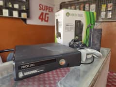 Xbox 360 2 game with 4 control  one piece price 23000