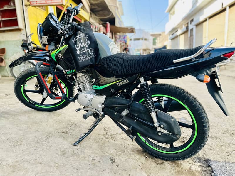 Yamaha YBR G 125cc 2024 6