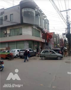 1 Kanal Triple Story, Corner , Main Boulevard Facing Commercial Building