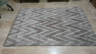5 by 8 carpet for sale in very good condition