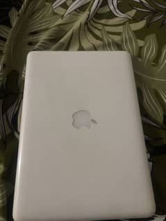 Macbook mid 2010 13”, 6GB RAM, 240 ssd