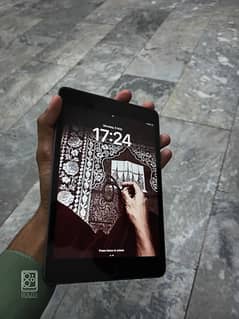 iPad mini 5 with box and charger