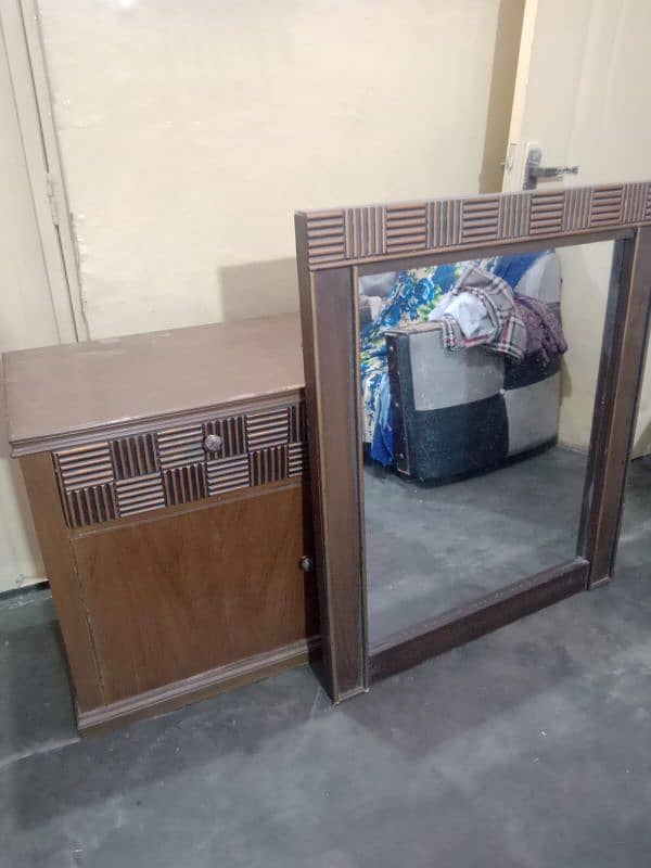 king size bed with sidr table and dressing table 1