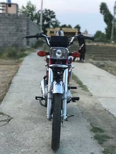 Honda 125 2024 model hai bilqul new condition hai number laga howa hai