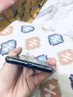 iphone Xs mas Factory unlock But Sim Chul rahi hai