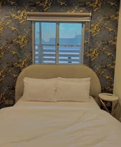 daily basis short stay and weekly basis one bad fully furnished luxury apertment available for rent gulberg greens islamabad