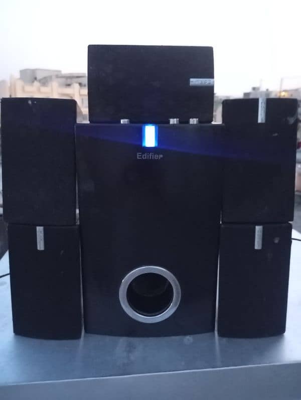 edifier subwoofer 1. . . 5  condition 8 by 10 3