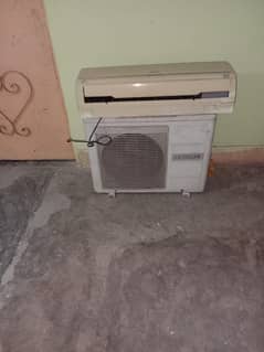 1 Ton AC Hitachi Japanies FOR SALE