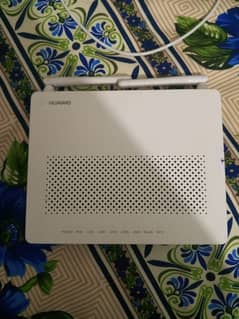 NEW Huawei router in fresh condition