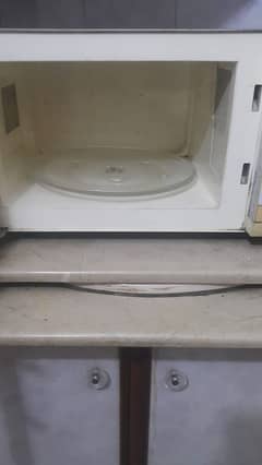 microwave oven
