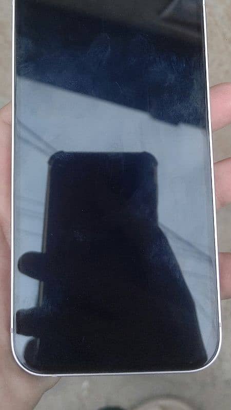 iphone 13 in 10/10 condition 13