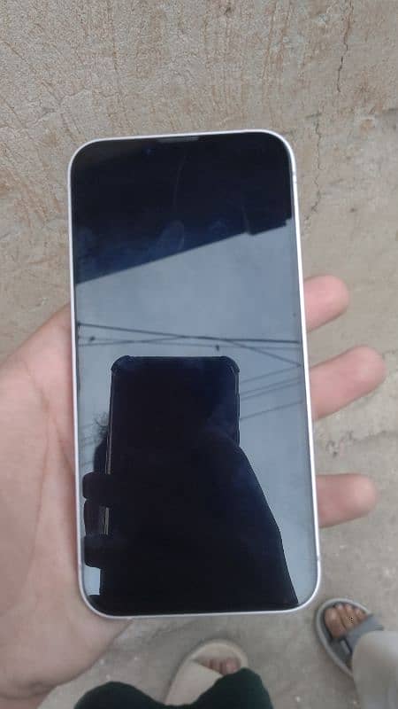 iphone 13 in 10/10 condition 14