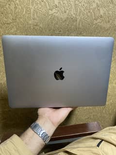 MacBook Air 2019 modal.  Core i5