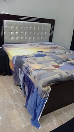 bed queen size with mattress 2 door almaari 1 dressing