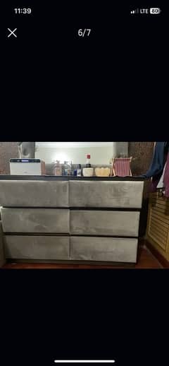 king size bed with 2 side tables, lamps, mirror, dressing table & seti