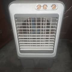 12 Volt Cooler Working With Power Supply , Solar Panels And Battery