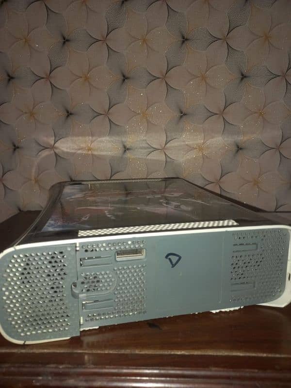 Xbox 360 with one original controller  and 80 games are installed 2