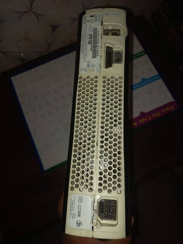 Xbox 360 with one original controller  and 80 games are installed 6