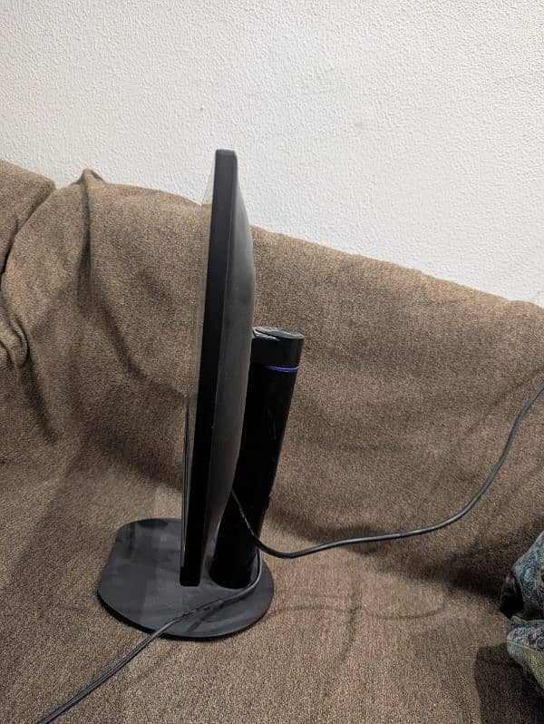 Phillips IPS Borderless TFT Screen 3