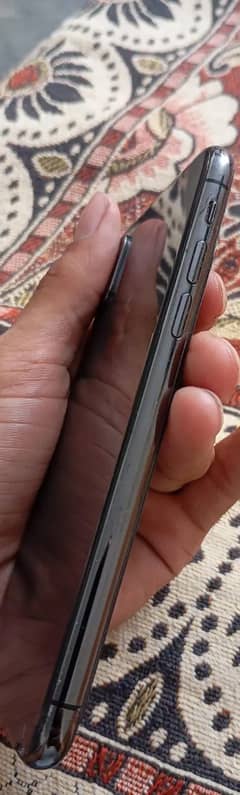 64 gb  black colour non pta battery 67 service.    Condition 10/9